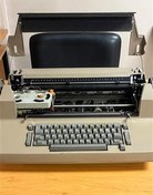 تصویر دستگاه تایپ کلکسیونی IBM 