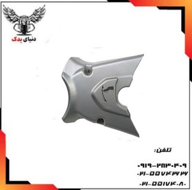 تصویر بچه دربرق باکسر - قاب روی زنجیر 