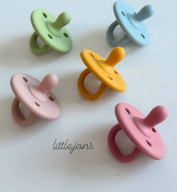 تصویر پستانک سیلیکونی 