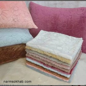 تصویر روبالشی مخمل اسپانیایی 