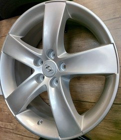 تصویر رینگ فابریک سایز ۱۸ نقره‌ای هیوندایی IX55 Original wheel size 18" Silver Hyundai ix55