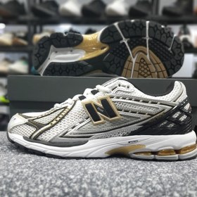 تصویر کفش رانینگ نیوبالانس ۱۹۰۶ آر طلایی مشکی New balance 1906R 