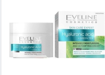 تصویر کرم هیالورونیک اسید و چای سبز اولاین Eveline Hyaluronic Acid+Green Tea Eveline Hyaluronic این محصول برای انواع پوست مورد استفاده قرار می‌گیرد و با ایجاد لایه‌ای محافظ بر روی پوست از آن در برابر رادیکال‌های آزاد مراقبت می‌کند. این کرم از پیری زودرس جلوگیری می‌کند و قابل استفاده برای بزرگسالان است. 