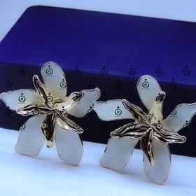 تصویر گوشواره لیلیوم سفید 