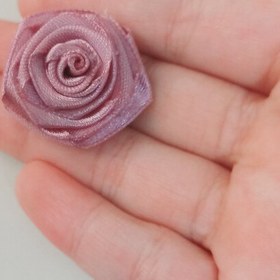 تصویر گل رز روبانی پک 100 تایی 250تومن 