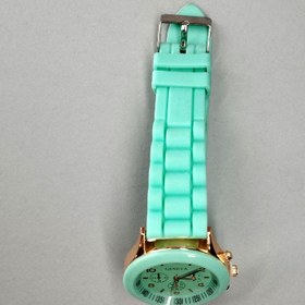 تصویر ساعت عقربه ای طرح ژنو در رنگبندی متنوع 