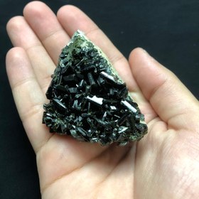 تصویر سنگ اپیدوت معدنی طبیعی دور کننده انرژی های منفی تضمینی Epidote