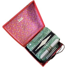 تصویر آکاردئون قارمون گارمون 