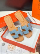 تصویر صندل زنانه هرمس مدل 136 با رنگ نقره ای و چرم مصنوعی 