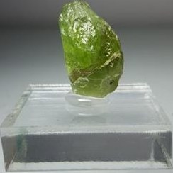 تصویر بلور زبرجد (Peridot crystal) 