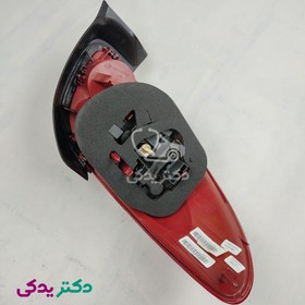 تصویر چراغ عقب پژو 206SD (صندوق‌دار) راست (سمت شاگرد) با مدار و لامپ شرکتی ایساکو اصل 0540402309 