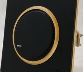 تصویر کلید و پریز ویرا مدل آلفا اسپرت مشکی (قاب مات با زه طلایی و میانی مشکی مات) 