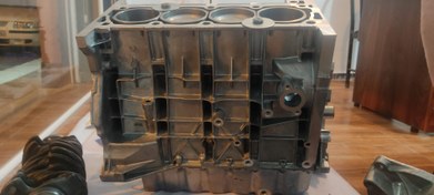تصویر نیم موتور تقویت شده پژو ۱۸۰۰ 