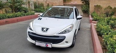 تصویر پژو 207 مدل 1401 ا دنده ای سقف شیشه ای دنده ای سقف شیشه ای