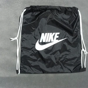 تصویر فروشگاه ورزشی