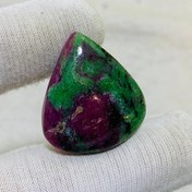 تصویر نگین روبى زئوسيت طبیعی سايز 30*28 ميلی‌متر 