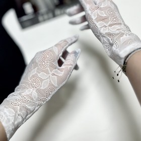 تصویر دستکش زنانه گیپوری سفید 