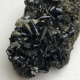 تصویر سنگ اپیدوت کلکسیونی سایز کوچک 110 گرم 