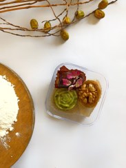 تصویر پک تک نفره خرما، حلوا بوتیکی و گردو روسی 