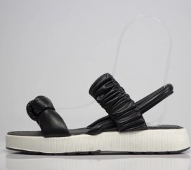 تصویر صندل دخترانه مشکی سفید 