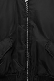 تصویر ژاکت زنانه برند پل اند بیر رنگ مشکی مدل PULL&BEAR Basic bomber jacket 