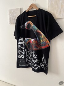 تصویر تیشرت طرح دست تتلو 