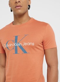 تصویر تی‌شرت گردن گرد لوگو برند calvin klein jeans Logo Crew Neck T-Shirt