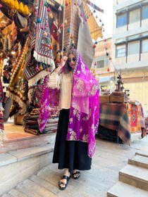 تصویر شال هندی بنفش سوسن 