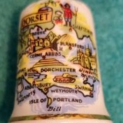 تصویر انگشتانه قدیمی کلکسیونی چینی انگلیسی آکبند با طرح شهر Dorset 