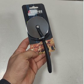 تصویر پیتزا بر مشکی بدیس 