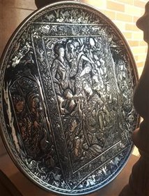 تصویر سینی قلمزنی دست 