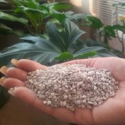 تصویر خاک گربه بستر حیوانات بنتونیت گرانل (1 تا 3 میل) 