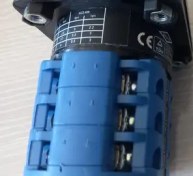 تصویر کلید سلکتور سه حالته ۲۰ آمپر ایتالیایی 