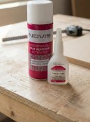 تصویر کیت چسب فوری حرفه‌ای NOVIS (چسب سیانواکریلات ۱۰۰ گرم + اسپری فعال‌کننده ۴۰۰ میلی‌لیتر) 