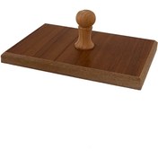 تصویر مهر دسته‌چوبی اختصاصی - ۲۱×۱۵ در سایزبندی موجود است. اگر فایل طرح اماده نباشد، هزینه طراحی ۳۰۰هزارتومن اضافه میشود