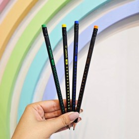 تصویر مداد مشکی زاویه دار 