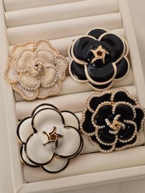 تصویر سنجاق سينه گل شنل 