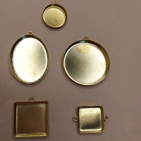 تصویر قاب فلزی کفه دار طلائی 