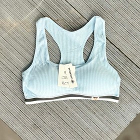 تصویر نیم تنه دخترانه نیم تنه اسفنجی