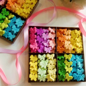 تصویر قند تزیینی شکلاتی وانیلی رنگی فانتزی میوا ای ۴۳۰گرمی - نسترن 