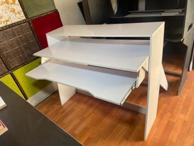 تصویر میز استودیوی مدل Svelto 