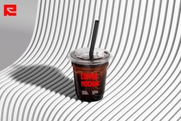 تصویر موکاپ لایه باز لیوان پلاستیکی شفاف کافه با نی کد 171 