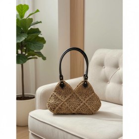 تصویر کیف دست بافت موتیفی رافیا 