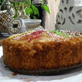 تصویر کیک سیب و دارچین همراه با گردو(کیک عصرانه) 