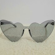 تصویر عینک فانتزی قلبی 