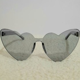 تصویر عینک فانتزی قلبی 