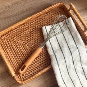 تصویر همزن دسته چوبی 