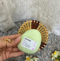 تصویر ضدآفتاب دستساز با SPF50، محافظت ۸ ساعته، بدون سفیدک، سبک، مناسب انواع پوست 