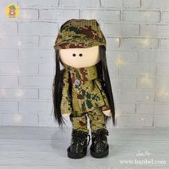 تصویر عروسک روسی کماندو با لباس سبز 