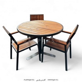 تصویر میز گرد چوبی کافه 
